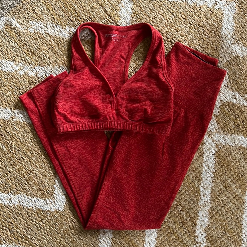 BEYOND YOGA SET